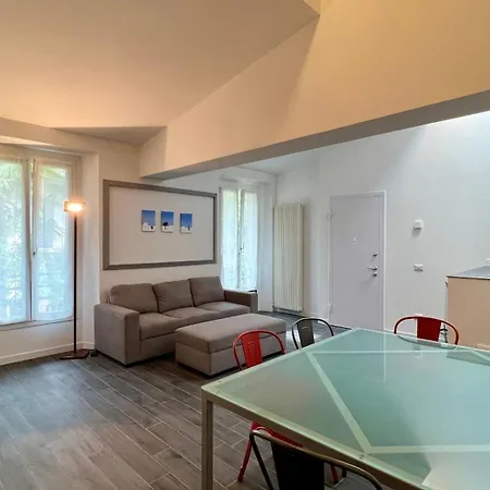 Meschihouse - Liberty 25 * Lecco